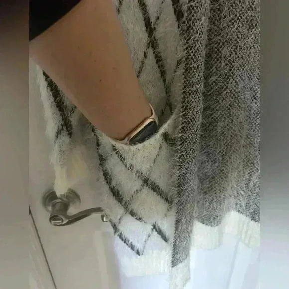 Oliver by Escio sweater hooded cardigan Cream w/black/brown Anthropologie Medium - Picture 5 of 11